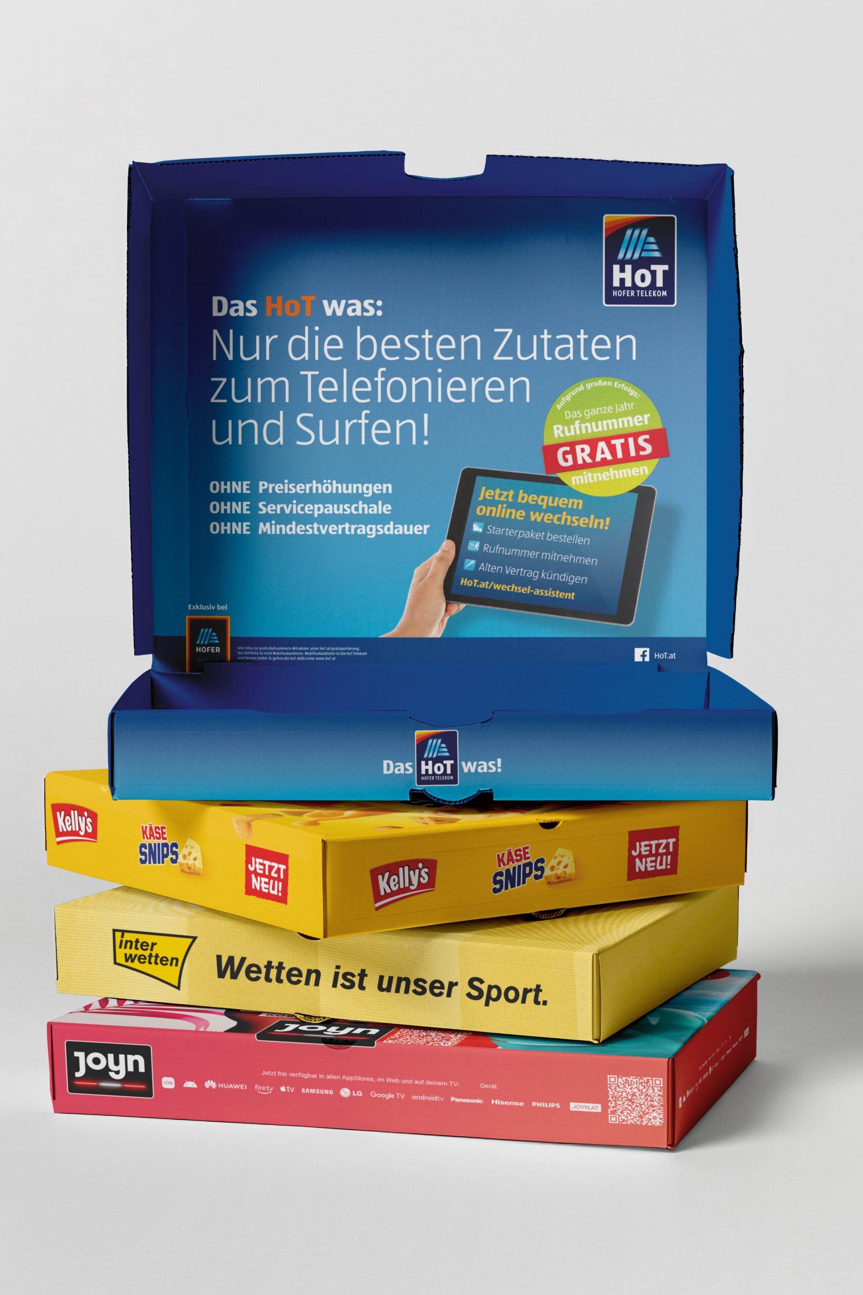 pizza-kartons-gestapelt-offen-min